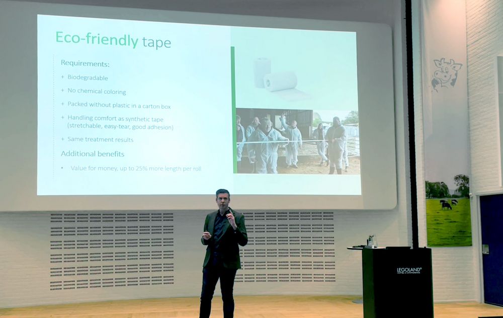 Doctor Gerwen Lammers presenting at the International Hoof Trimming Conference 2023 Denmark